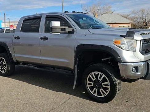 Used 2017 Toyota Tundra SR5 w/ SR5 Upgrade Package RWD image 2