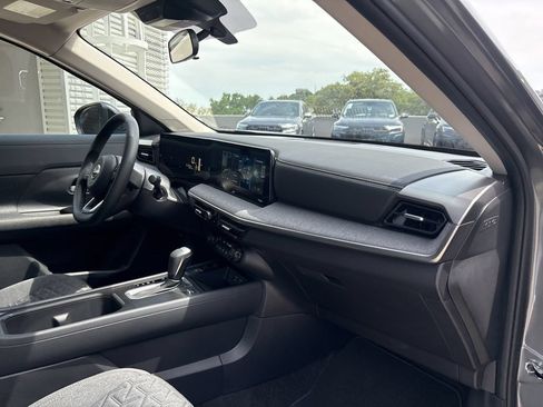 Used 2026 Nissan Kicks SV w/ SV Premium Package AWD/4WD image 15