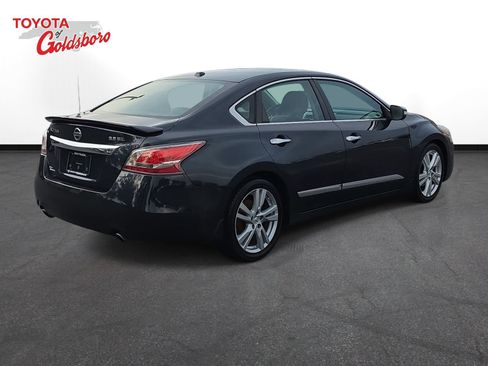 Used 2015 Nissan Altima 3.5 SL FWD image 5
