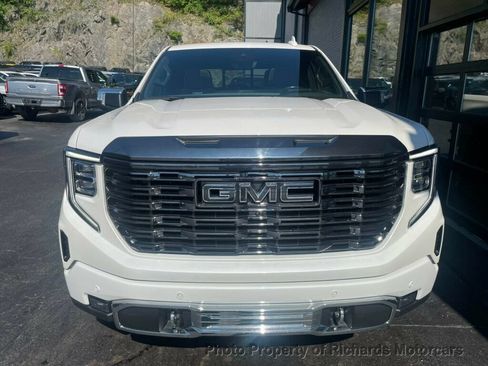 Used 2023 GMC Sierra 1500 Denali Ultimate AWD/4WD image 3
