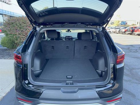 Used 2023 Chevrolet Blazer LT w/ Driver Confidence Package image 9