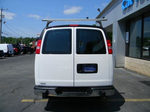 Used 2019 Chevrolet Express 2500 w/ Driver Convenience Package RWD image 7