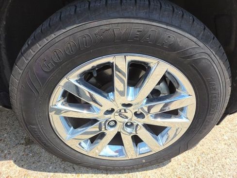 Used 2014 Ford Edge SEL w/ Equipment Group 205A FWD image 11