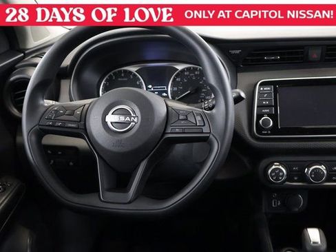 New 2025 Nissan Kicks Play S image 12