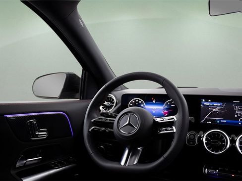 Used 2025 Mercedes-Benz GLA 250 image 33