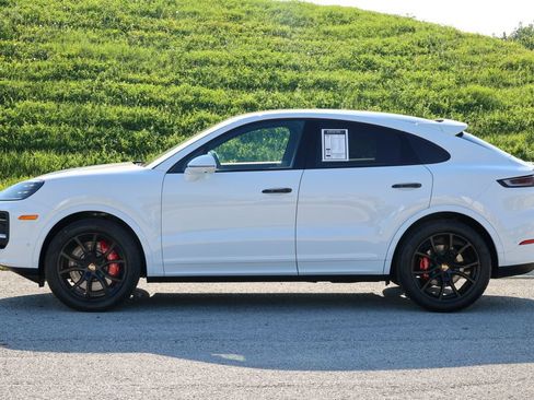 Certified 2026 Porsche Cayenne S AWD/4WD image 2