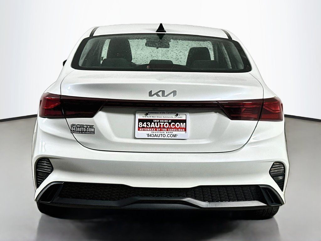 Used 2023 Kia Forte LXS w/ LXS Technology Package FWD image 6