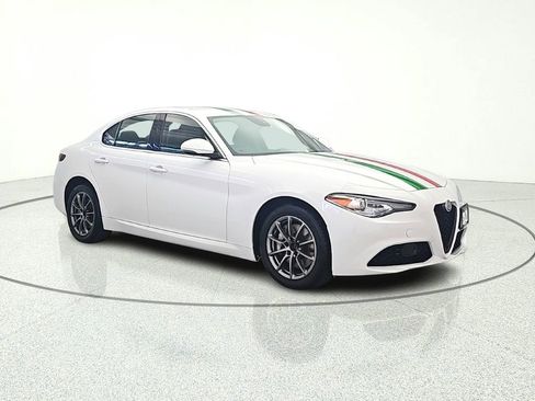 Used 2019 Alfa Romeo Giulia AWD image 9