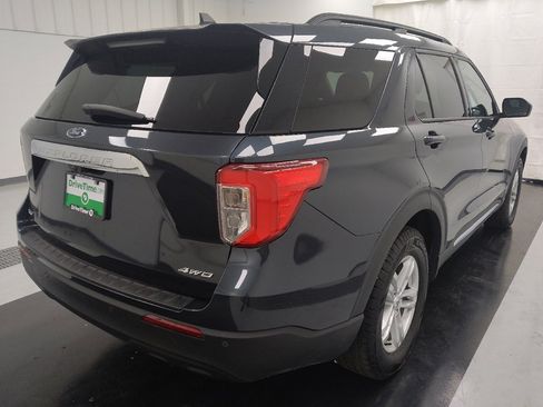 Used 2023 Ford Explorer XLT AWD/4WD image 9