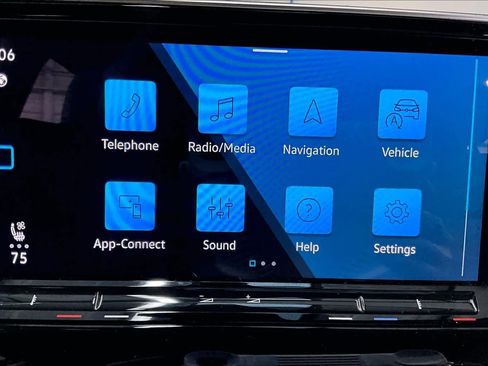 Used 2024 Volkswagen Atlas SE image 37