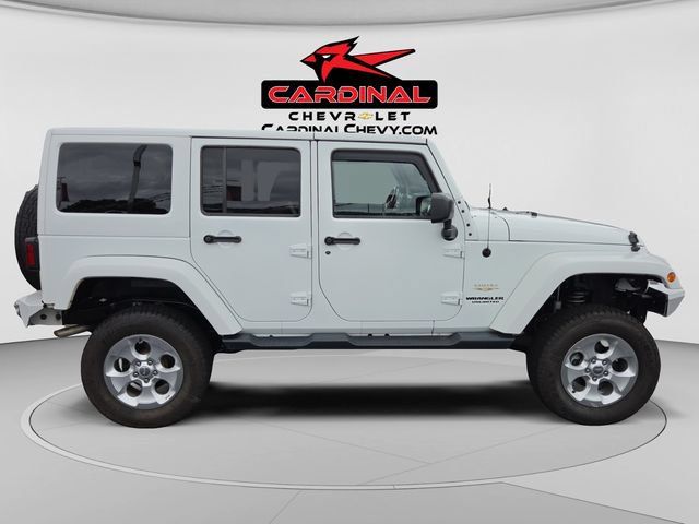 Used 2015 Jeep Wrangler Unlimited Sahara w/ Connectivity Group AWD/4WD image 2