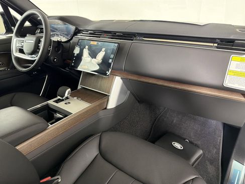 New 2026 Land Rover Range Rover SE image 34