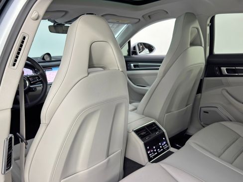 Used 2023 Porsche Panamera Platinum Edition image 38