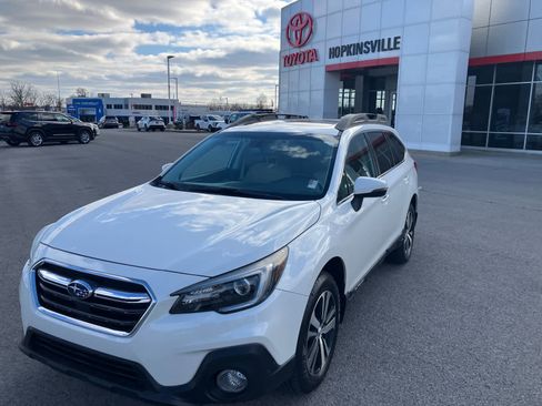 Used 2018 Subaru Outback 2.5i Limited image 3