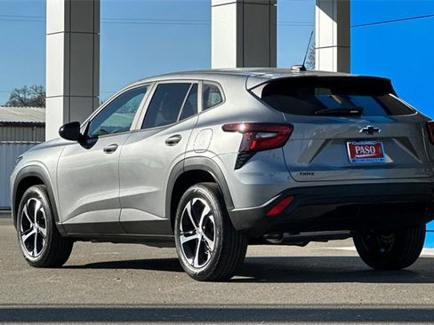 New 2026 Chevrolet Trax RS image 7