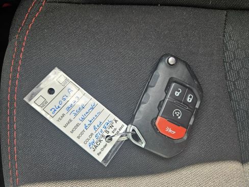 Used 2023 Jeep Wrangler Unlimited Rubicon w/ Steel Bumper Group AWD/4WD image 14