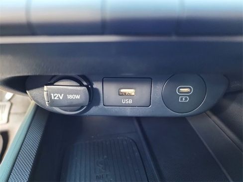 New 2025 Hyundai Elantra Limited image 22