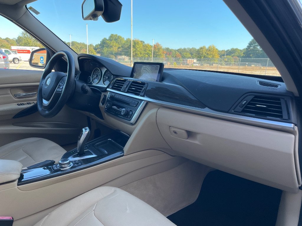 Used 2012 BMW 328i Sedan RWD image 22