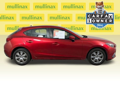 Used 2015 MAZDA MAZDA3 i Sport image 2