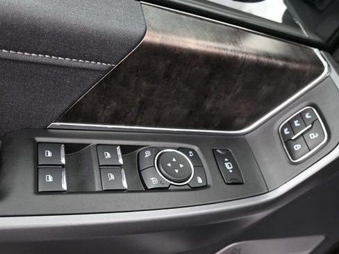 New 2026 Ford F250 Lariat w/ Black Appearance Package AWD/4WD image 9