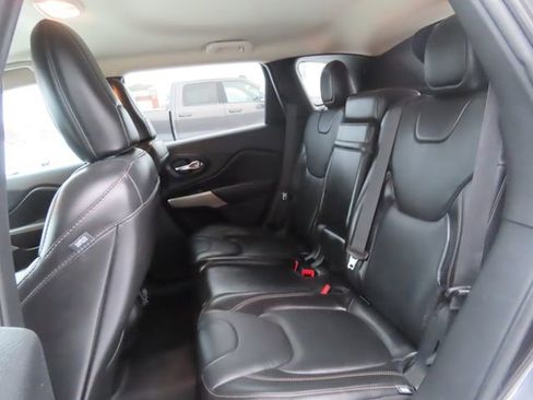 Used 2018 Jeep Cherokee Limited w/ Technology Group image 24