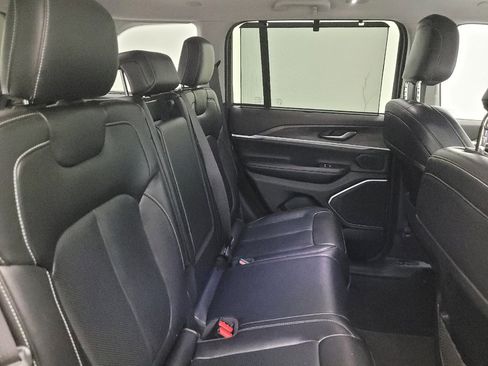 Used 2022 Jeep Grand Cherokee Limited 4xe w/ Luxury Tech Group II image 19