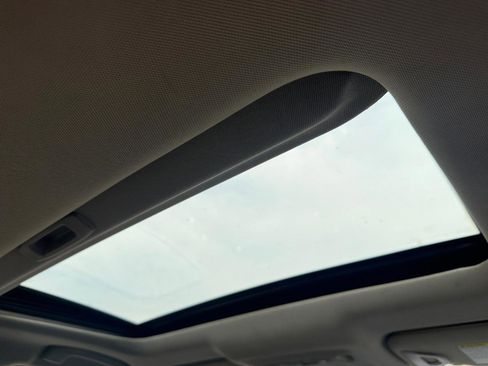 Used 2017 INFINITI Q50 2.0t w/ Moonroof Package image 16