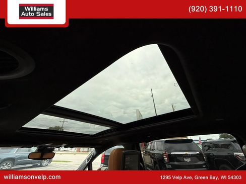 Used 2022 Chrysler Pacifica Pinnacle AWD/4WD image 2
