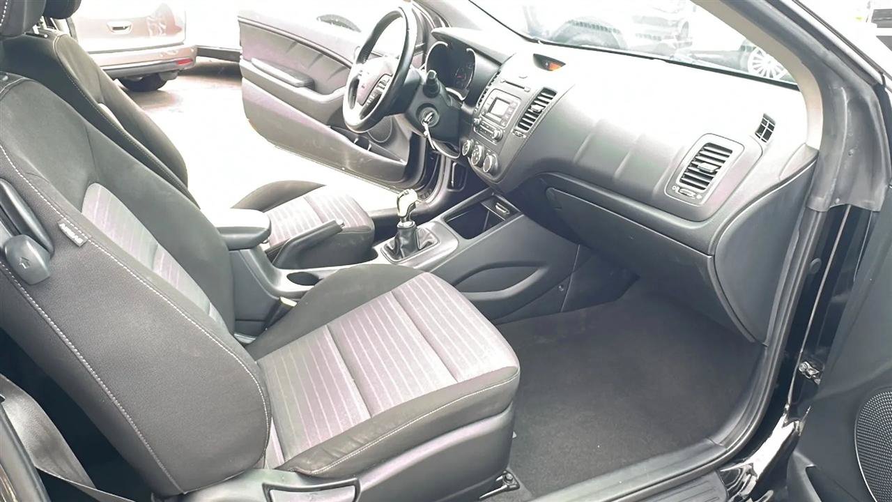 Used 2015 Kia Forte Koup EX FWD image 28