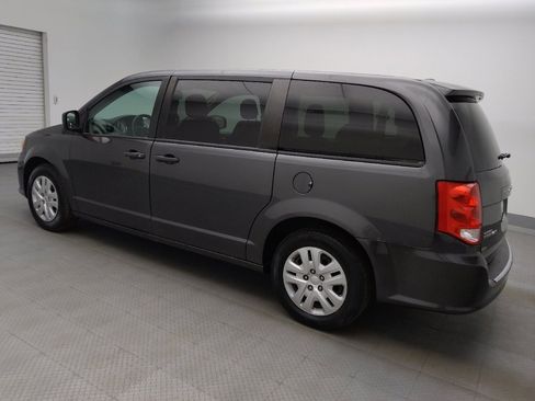 Used 2020 Dodge Grand Caravan SE w/ UConnect Hands-Free Group FWD image 3