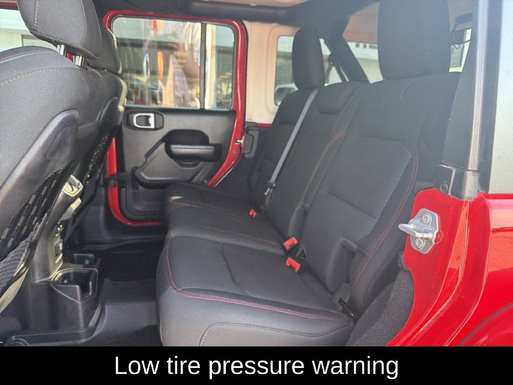 Used 2021 Jeep Wrangler Unlimited Rubicon w/ Cold Weather Group AWD/4WD image 7
