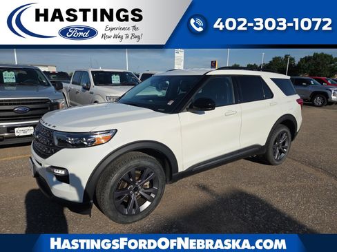 Certified 2023 Ford Explorer XLT w/ Equipment Group 202A AWD/4WD image 1