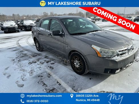 Used 2010 Ford Focus SE image 1