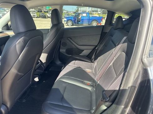 Used 2024 Tesla Model Y Performance image 22