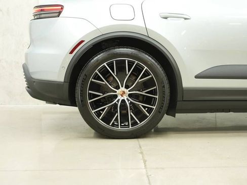 New 2026 Porsche Macan 4 Electric AWD/4WD image 36