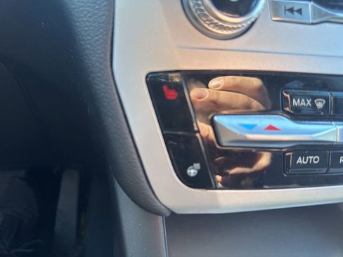 Certified 2022 Ford Explorer XLT w/ Equipment Group 202A image 7