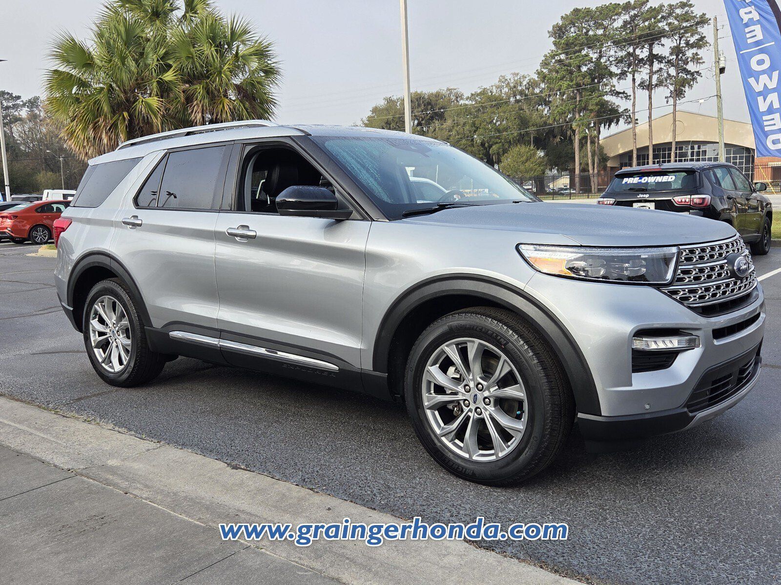 Used 2023 Ford Explorer Limited RWD image 3