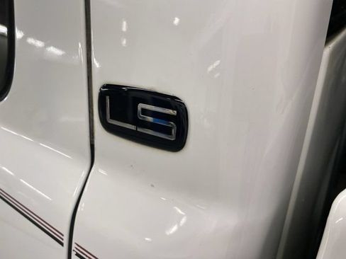 Used 2004 Chevrolet Silverado 2500 LS AWD/4WD image 36