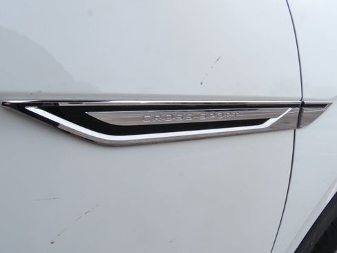 Used 2022 Volkswagen Atlas Cross Sport SE w/ Panoramic Sunroof Package image 9