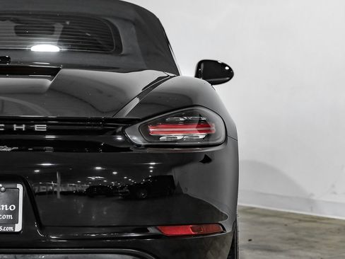 Used 2017 Porsche 718 Boxster RWD image 41