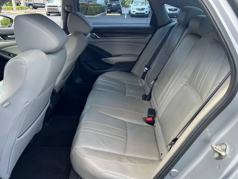 Used 2018 Honda Accord Touring image 14