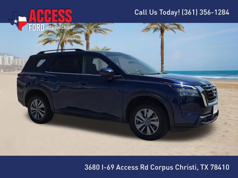 Used 2025 Nissan Pathfinder SV FWD image 2