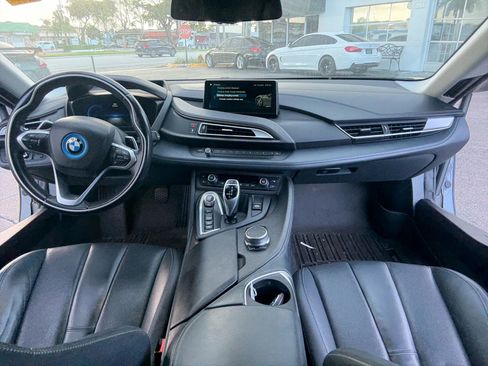 Used 2019 BMW i8 Coupe image 20