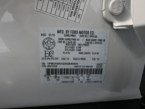 Used 2025 Ford Explorer ST-Line w/ ST-Line Street Pack image 58