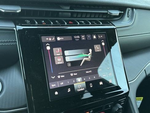 New 2025 Jeep Grand Cherokee Altitude image 25