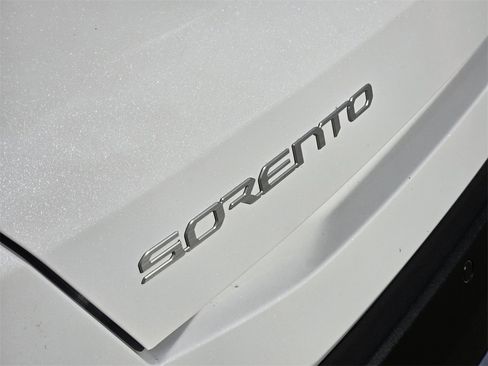 New 2026 Kia Sorento S image 14