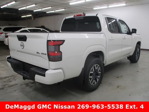 New 2025 Nissan Frontier SL image 7