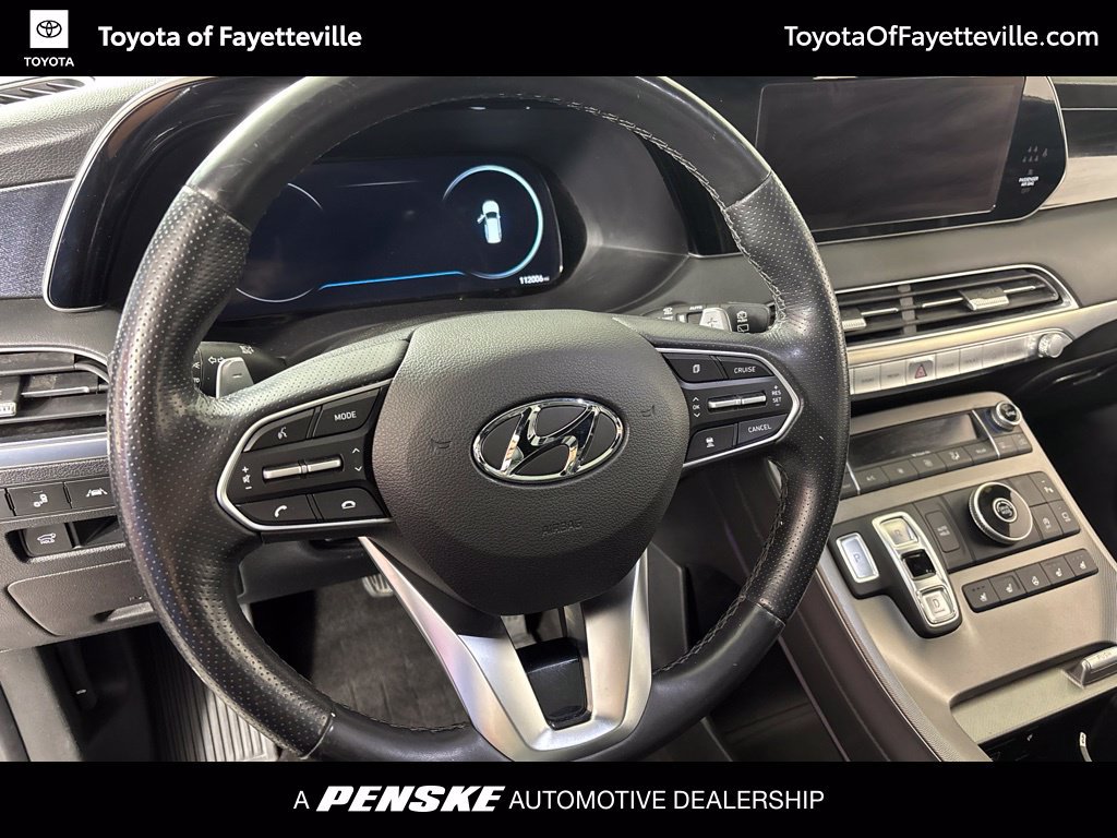 Used 2022 Hyundai Palisade Calligraphy FWD image 2