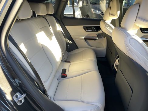 New 2026 Mercedes-Benz GLC 300 4MATIC image 40