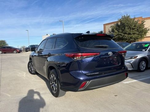 Used 2021 Toyota Highlander XLE image 6